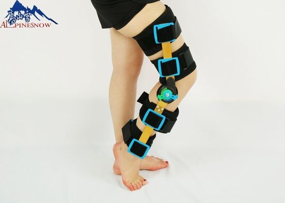 LA CHINE Produits orthopédiques noirs réglables d'accolades de genou d'arrêtoir de fournitures médicales de SBR articulés fournisseur