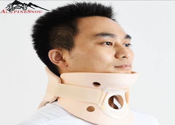 LA CHINE Accolade cervicale de Massager et de collier de cou de dispositif de traction de cou de mousse pour le collier de civière de soulagement de la douleur fournisseur