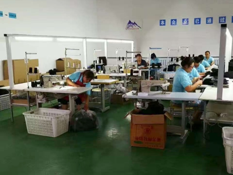 Hebei Zhaoyang Medical Instrument Co., Ltd. ligne de production du fabricant