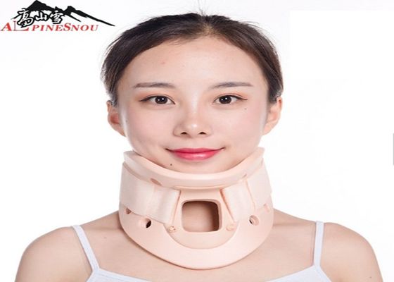 LA CHINE Accolade de cou cervicale de soutien de cou de collier de PVC de thérapie confortable de réadaptation fournisseur